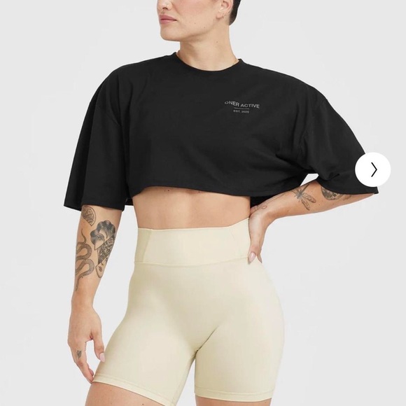 NWT Oner Active CLASSIC LIFTERS GRAPHIC RELAXED CROP LIGHTWEIGHT T-SHIRT Black S - Picture 2 of 4